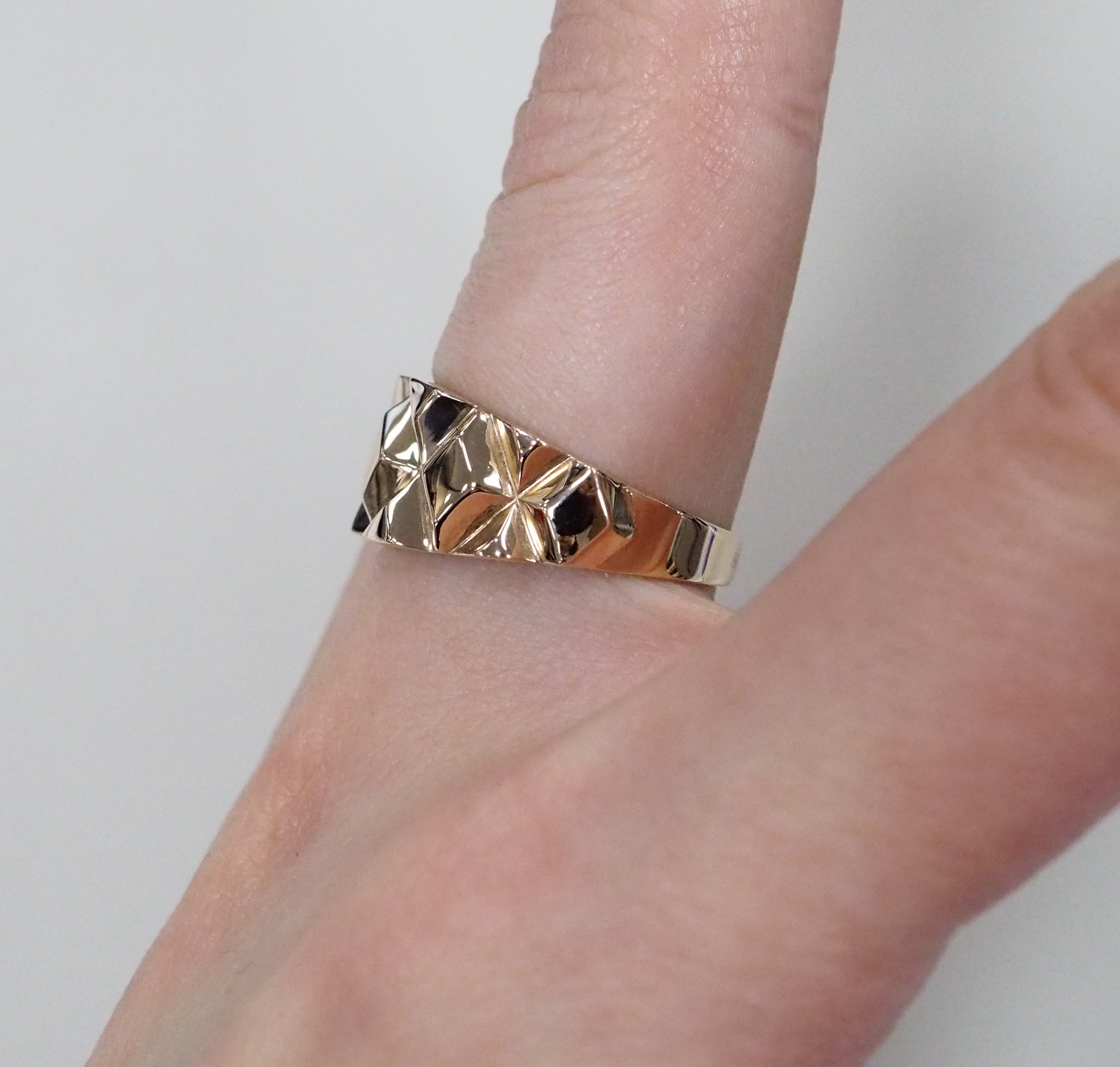 Кольцо из золота